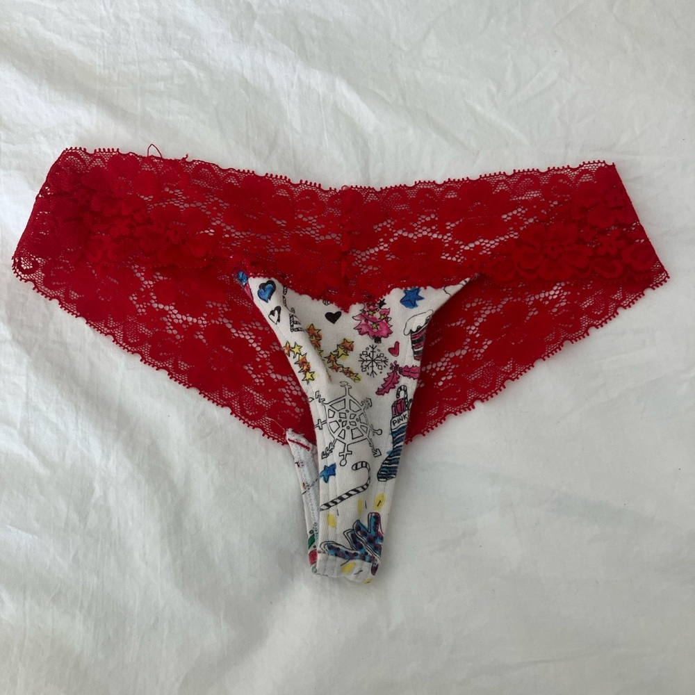 Victoria’s Secret Pink extra low rise lace Christmas thong xs